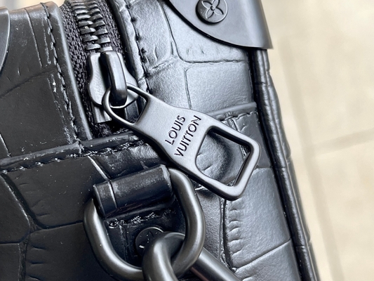 Лакированная кожа мягкого хобота Louis Vuitton LV черноты штейна Crocodilien мини небольшая
