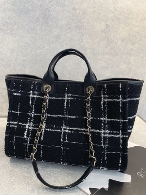 Таможня 2022 Chanel Sotheby клеймила Tote радуги FW сумки пляжа одежды из твида сумок